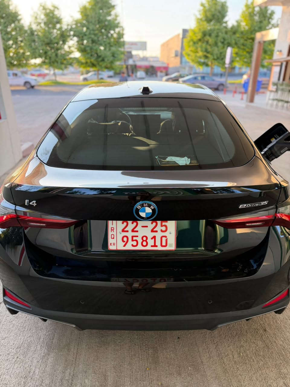 فقط للبيع
BMW i4 eDrive35 

السعر 290

موديل 2024 

السيارة كهرباء بلكامل 

ماشية - 15665الف

.

‏‎بطارية ليثيوم ايون بسعة البطارية 84 (KWH) تقطع في الشحنة الواحدة ما يقارب الـ 500 كيلومتر

‏‎مدخلين شحن AC / Dc

‏‎الاضافات:

‏‎• فتحة سقف

‏‎• هاند بريك كهرباء مع نظام اوتوهولد

‏‎• عدة انظمة قيادة: Comfort / Sport / Eco Pro 

‏‎• هاند بريك كهرباء HOLD AUTO

‏‎• مقاعد جلدية فاخرة: كهربائية مع ذاكرة تخزين وضعية الجلوس

‏‎• تزيينات كاربون فايبر داخلية

‏‎• شاشة ثنائية منحنية مقاس 14.9 بوصة لنظام المعلومات والترفيه و 12.3 بوصة لشاشة السائق

‏‎• الشاشة تدعم التحكم بالأوامر الصوتية واللمس وإيماءات اليد Gesture Control وتدعم آبل كاربلاي وأندرويد أوتو

‏‎• ماوس للتحكم بالشاشة

‏‎• نظام ملاحة Navigation

‏‎• شاحن لاسلكي للهواتف المحمولة Wireless Charger

‏‎• بلوتوث / نقطة اتصال وايرلس WiFi Hotspot

‏‎• مخارج USB / AUX

‏‎• نظام الرؤية المحيطة 360 درجة بخاصية الـ 3D 

‏‎• تشغيل بدون مفتاح Keyless go

‏‎• نظام الدخول من غير مفتاح Keyless entry

‏‎• حساسات امامية وخلفية

‏‎• نظام تحذير من مغادرة المسار Lane Departure Warning

‏‎• نظام تحذير تغيير المسار Lane Change Warning

‏‎• مساعد الانتباه Attention Assistant

‏‎• مساعد اليقظة Attentiveness assistant

‏‎• نظام تحذير السرعة Speed Warning

‏‎• نظام تدخل التوجيه الذي يساعد في تعديل اتجاه السيارة تلقائيًا للحفاظ على المسار Steering Intervention

‏‎• نظام التحذير من الاصطدام الأمامي والخلفي Forward & Rear Collision Warning

‏‎• مانع انزلاق

‏‎• مثبت سرعة Cruise Control

‏‎• تحكم كامل في المقود مع أوامر صوتية

‏‎• غيارات عالستيرنج Paddle Shifters

‏‎• طارة مدفأة

‏‎• اضاءة ليد داخلية متعددة الألوان Ambient lighting

‏‎• اضاءة ترحيبية

‏‎• أضوية ليزر BMW Laser lights

‏‎• ليد BMW LED headlights

‏‎• مصابيح نهاريةLED ‎

‏‎• مصابيح خلفيةLED ‎

‏‎• جنطات قياس 19 انش

‏‎• مرايا كهرباء

‏‎• مرايا قابلة للطي كهربائيا مع اشارات انعطاف

‏‎• مكيف خلفي منفصل

‏‎• الضرار الباب الخلفي وباب امامي

‏‎•ايربك سقف فقط 

اربيل  . 📍 

مرقم كامل .السعر 290 بي مجال

التوصل 

***********
