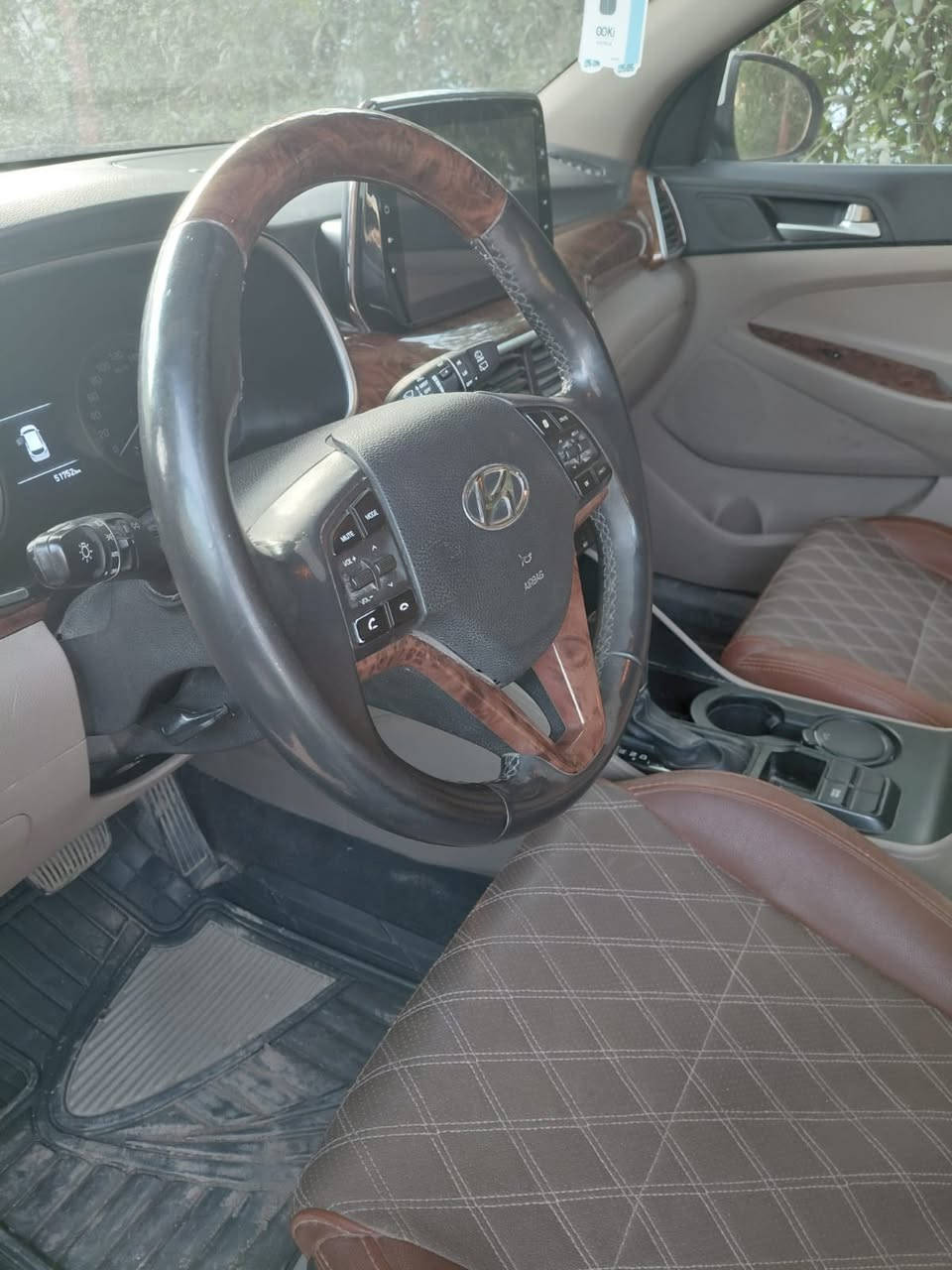 توسان خليجي 2020 مكفولة من الصبغ ماشية اقل من ٥٢ km محرك ٢٠٠٠ فول عدا البرنوراما...رقم بغداد تحويل مباشر على وضع الشركة ترحيب وتشغيل عن بعد
والشكل جديد وشباج لكزز
للاستفسار المراسلة على واتساب 
رقم. ***********
