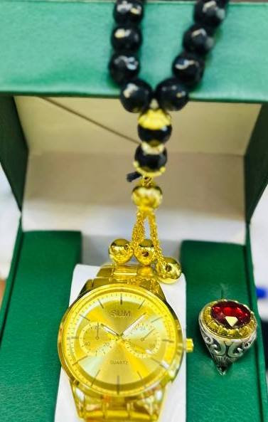 متوفر في محل انس السعيدات تشكيلة هدايا عيد الحب صارت جاهزة (تنسيقات ساعات رجالي 
أناقة، جودة، وتغليف . 🎀
📍 اطلب الآن 
#عيد_الحب #هدايا


**إذا كنت صاحب هذا الإعلان وتريد حذفه لأي سبب، رجاءا أرسل رسالة إلى الدعم الفني**