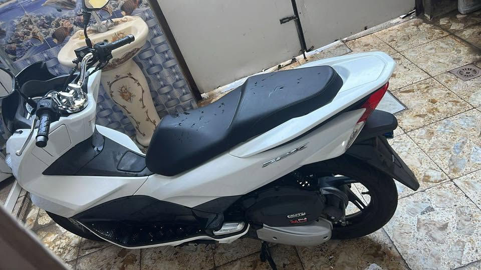 PCX جيل ثاني
ماشيه 13 الف فقط دهن موتل وبانزين سوبر الله شاهد
ع ايدي ماخذها رمبه ومن اخذتها جانت ماشيه 12 ونص
صارلها 45 يوم عندي
كامله ومكفوله كفاله عامه
الدراجه رمبه بالجيس والله
سعرها 19 ونص وبيها مجال قليل 
للعلم ماخذها 21 ورقه اني
مكاني نهاية حي اور ورقمي ***********
