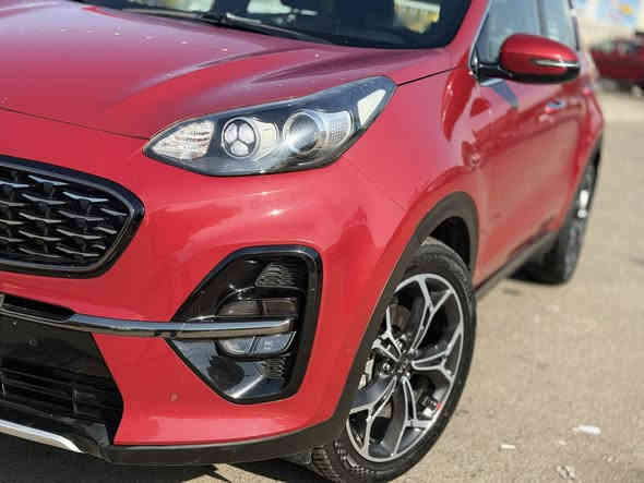 كيا سبورتج 2020 GT-LINE خليجي 
موصفات 1/1 اعلى شي الجيتي لاين 
رقم بغداد بسمي  
بانوراما محرك 200
بصمه
ترحيب
كشنات جلد
ستيرن تدفئه
كشنات كهرباء
اوتو هولد
انظمه قيادة
حساسات 360 
رادارات 
توقف ذاتة
هاند بريك بصمه 
داخل لونين
قطعتين تبريد 
شفتات ستيرن
مري شفط
بجم LED كامل
عدساك 360 
فول تحكمات ستيرن 
شاحن واير ليس
صندوق كهرباء
وبعد بيها هوايه 
سياره بيه صبغ بلباب وجاملغ الخلفي شي بسط بدون دواخل بدون كلشي

مكاني بغداد حي الجهاد
الشراي يتصل وميصير اله كل خير 

رقم ***********
