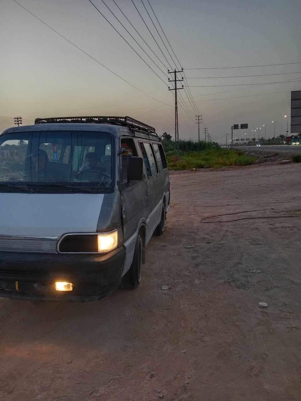 سلام عليكم شباب كيه كيه بسته موديل 1994
تراهم مراوس بكيه اسيا 
مكينه كير اكسن اخير من الله 
راعيها يمي تريد وكاله تريد مداور 
رقم احمر ذي قار 
صدر تخم تاير سلف داينمو كهربائيات كله اخير من الله 
سعر 18وبيها مجال قليل 
مكاني كربلاء 
***********
