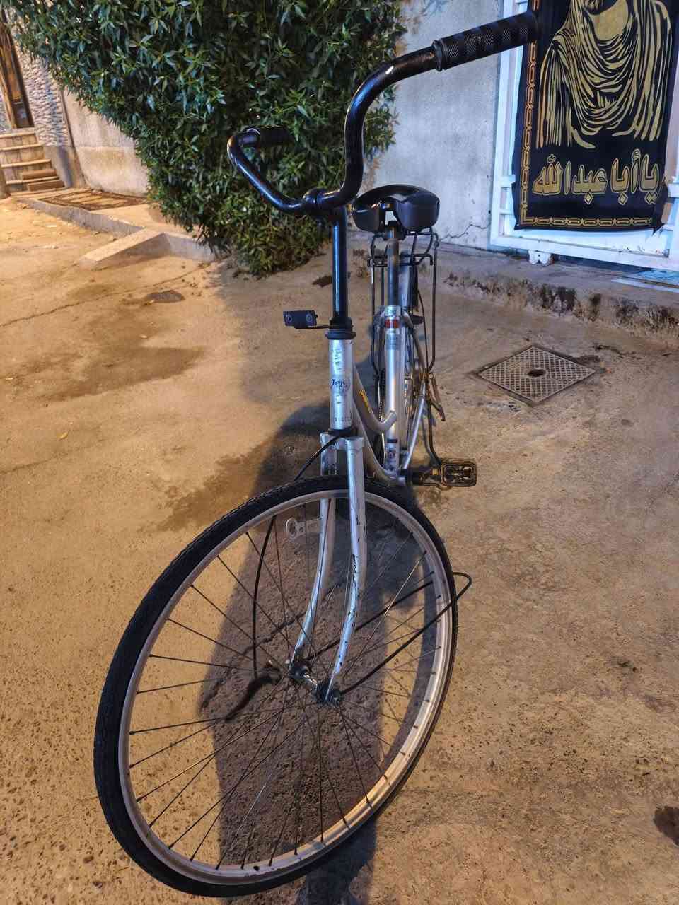 سلام عليكم باسكل بناتي ياباني أصلي الحجم 26 غراضه كامله بس جوب الخلفي طاك والصينية ذابه لنو انكسرت السعر 65 وبيه مجال كلش هواي المكان الخطيب الزراعي للاستفسار ***********
