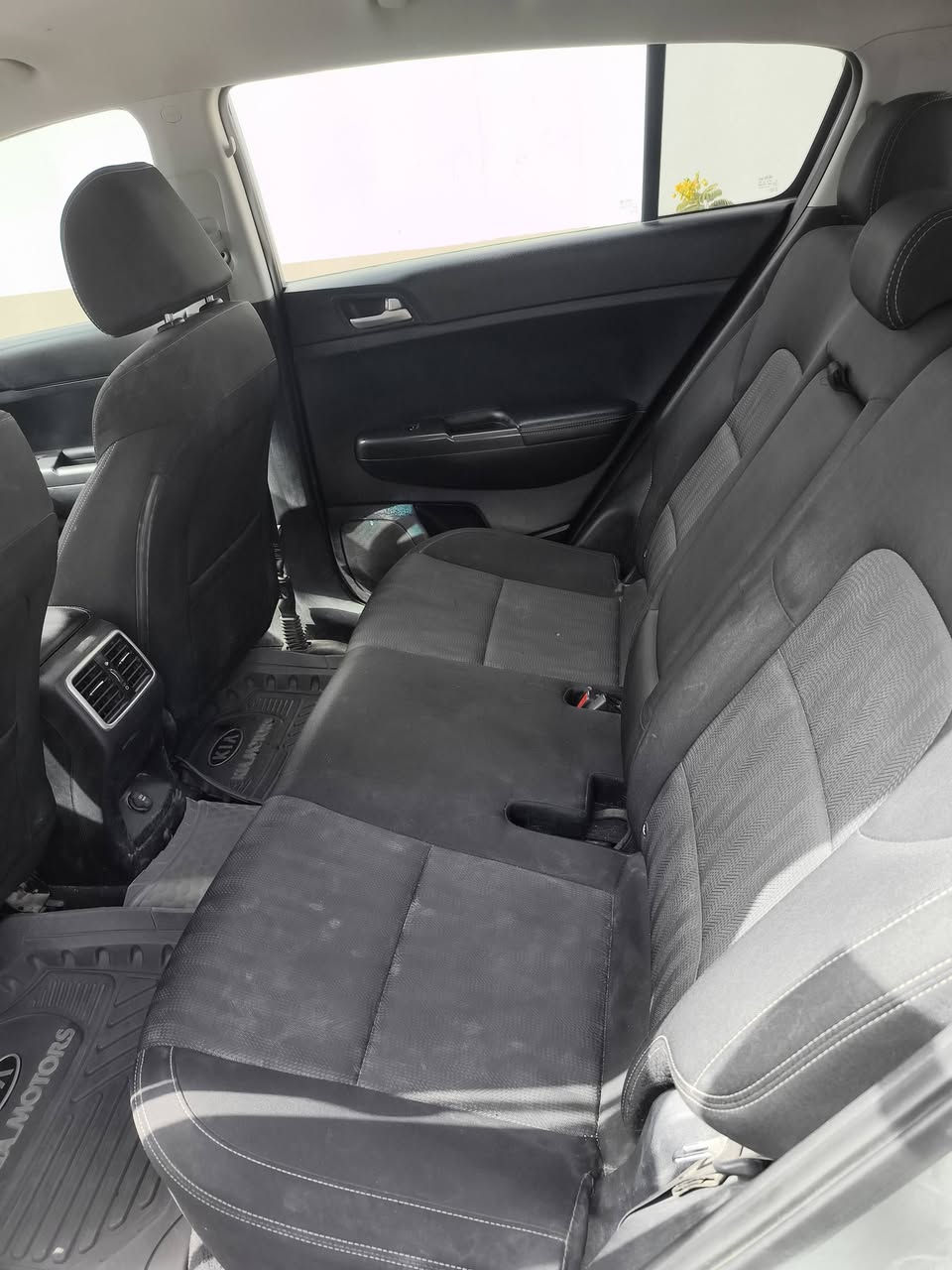 السلام عليكم وتقبل الله أعمالنا وأعمالكم
كيا سبورتج للبيع فقط موديل ٢٠٢١ وارد أمريكي محرك جي دي أي الحادث خلفي  السنوية لغاية ٢٠٢٨و السونار مرفق مع الصور لمعرفة السعر وباقي التفاصيل الاتصال على الأرقام التالية أو مراسلة الصفحة *********** أو *********** مكان السيارة محافظة كربلاء المقدسة مجمع غدير كربلاء السكني
