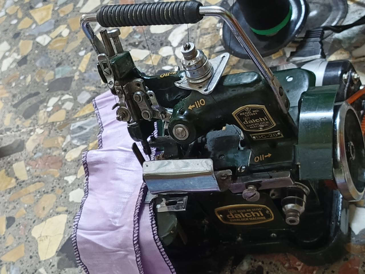 السلام عليكم ورحمة الله وبركاته مكينه أوفر هندي نضيفه جدا للبيع السعر ٨٥ الف


**إذا كنت صاحب هذا الإعلان وتريد حذفه لأي سبب، رجاءا أرسل رسالة إلى الدعم الفني**