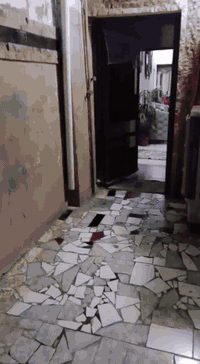 سلام عليكم بيت للبيع ٨٠ متر شرطه رابعه يم السوك شارع البالات يم اسواق حجي عادل شازع مقرنص غرفه وصاله ومطبخ وخدمات وهول وطرمه وصطحين تكدر تسوي بيه بعد غرفه ملاحضات بصيطه الصاله ديكور الجدران تغليف سقيفه سندويج بالصطح حاليا مؤجر تريده استثمار تريد تكعد بيه
***********
