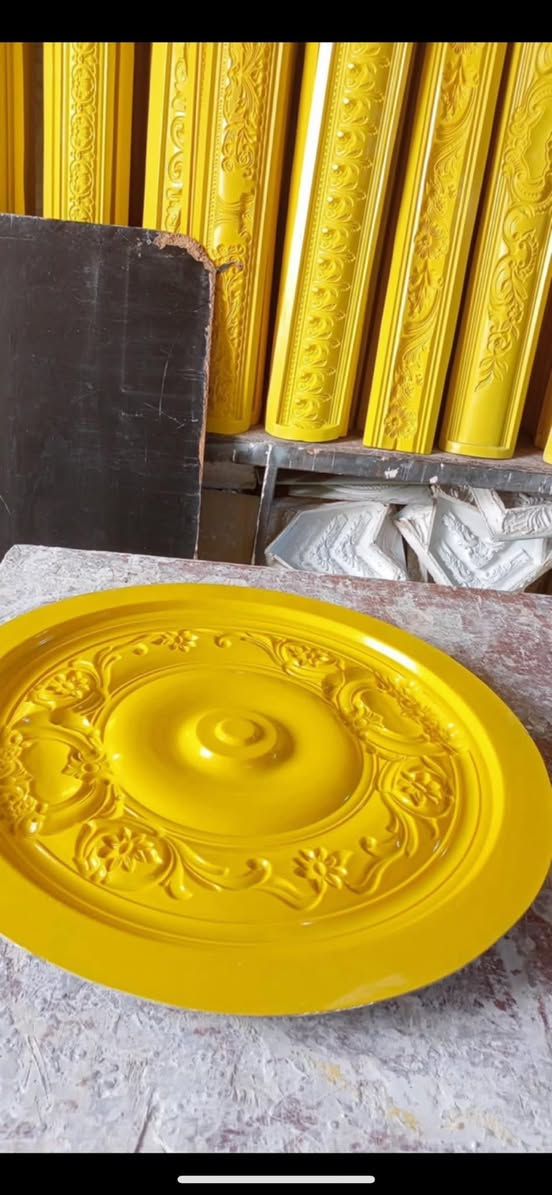 شباب قوالب مستخدمة للبيع بسعر مناسب وموجود توصيل ***********
