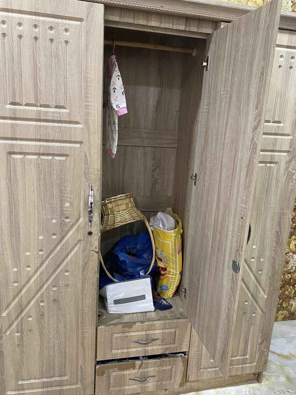 كنتور 3 بيبان مستعمل السعر 100 وبي مجال   *********** ام الخيل 1
