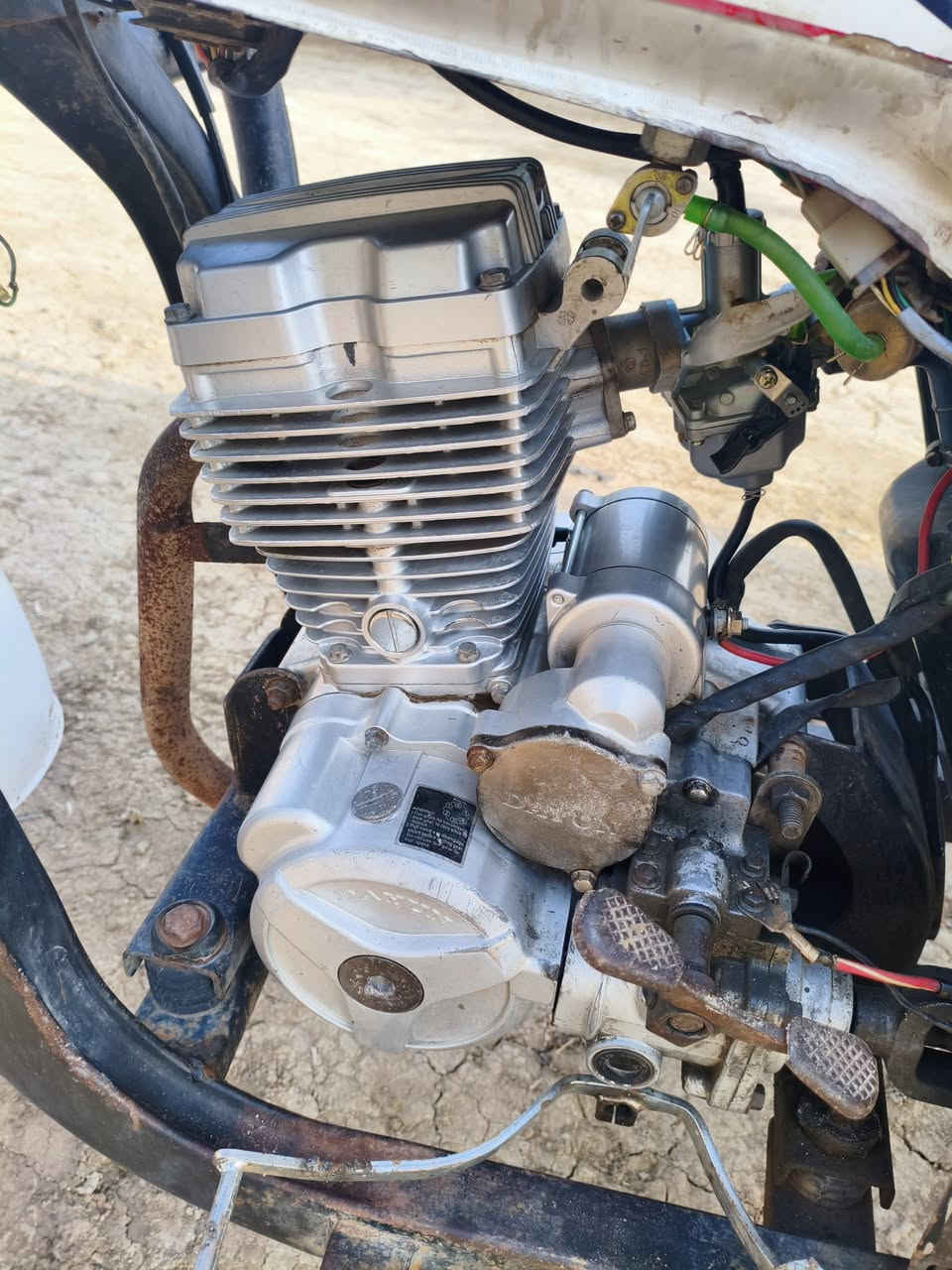 موديل ١٦ اوراق أصولي شاصي مكفول مكينة ما مفتوحة كهربائيات كلها شغاله ستوته خير من الله
السعر 1350 مليون و350
***********
مكاني الفجر
