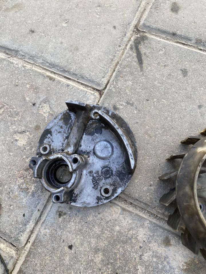 للبيع شرط الشغل المكينه ابيعه فشك بدون اكرنك والبقيه خاص


**إذا كنت صاحب هذا الإعلان وتريد حذفه لأي سبب، رجاءا أرسل رسالة إلى الدعم الفني**