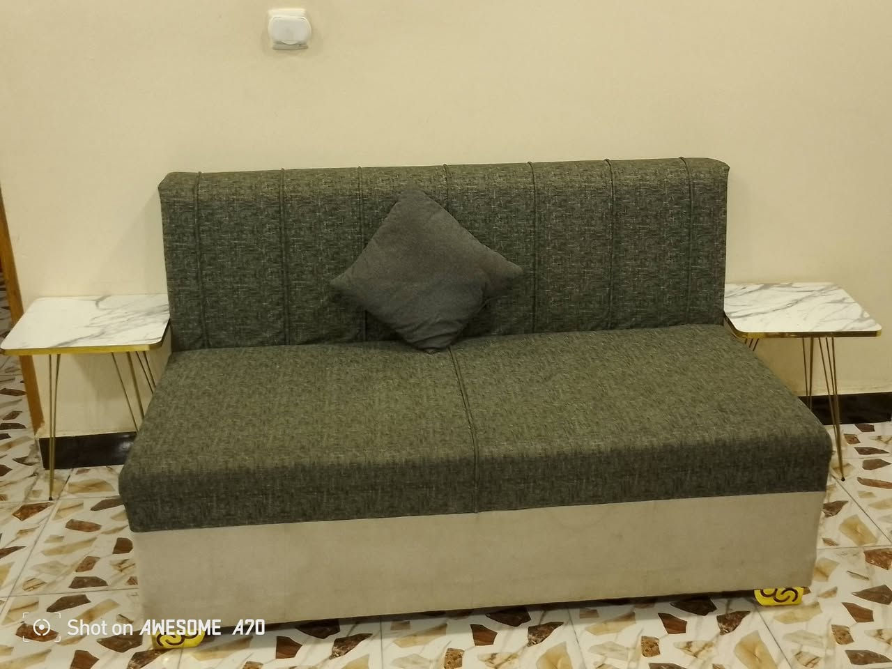 السلام عليكم عندي ديوان 15 مقعد البيع الدوره ابو دشير + طبلات ***********
