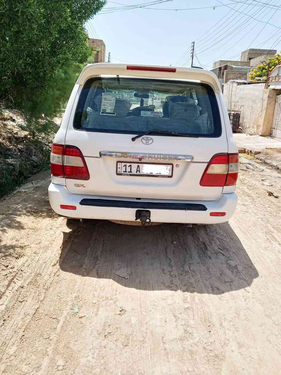 لاندكروز 2001 محدثة 2007 بغداد رقم انكليزي بأسمي تحويل ثاني يوم
سنوية 31 
تبريد 3 قطع ثلج + ثلاجة 
دبل تانكي
كير اوتاماتيك 
كير 6 بلادي
جام كهرباء
شاشة كبيرة + كاميرا
قفل سيارة سنتر ريمونت
7 راكب
مكفولة من الكلبة والجفية 
سيارة موجودة بغداد النهروان
سعر 134 وبيها مجال
*********** ، ***********
