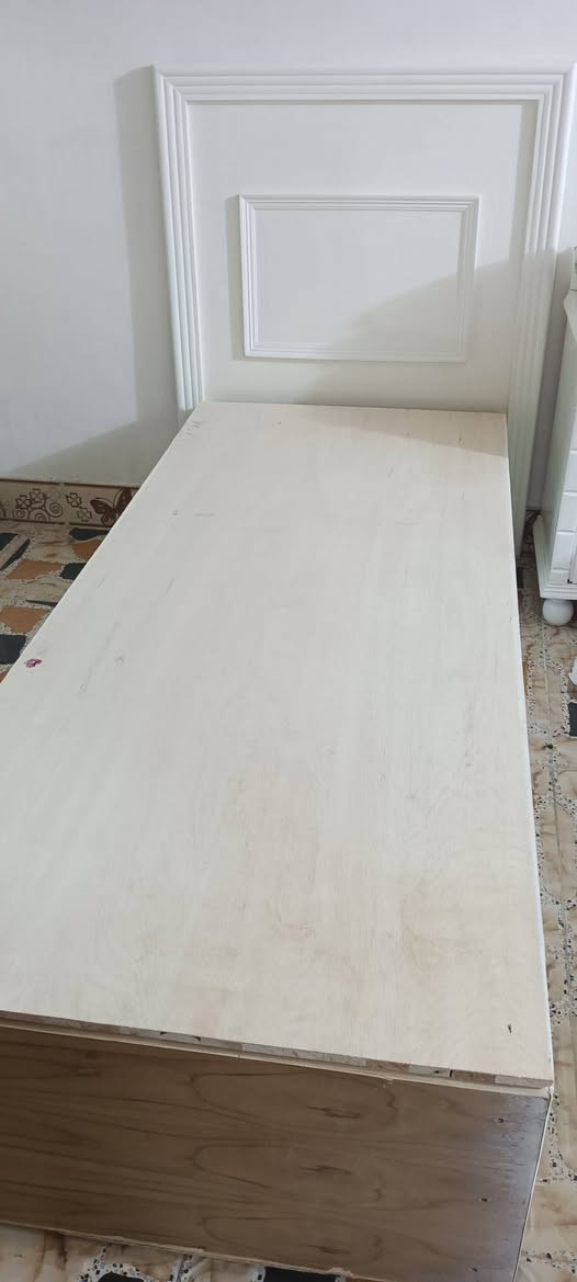 غرفة نوم شبابيه جديده ما مستعمله احطاطةخشب صاج لون ابيض موديل تركي متكونة من  سريرعدد٣ وكنتور اربع ابواب وميز تواليت وكومدي عدد٢ سبب البيع ضيق المكان


**إذا كنت صاحب هذا الإعلان وتريد حذفه لأي سبب، رجاءا أرسل رسالة إلى الدعم الفني**