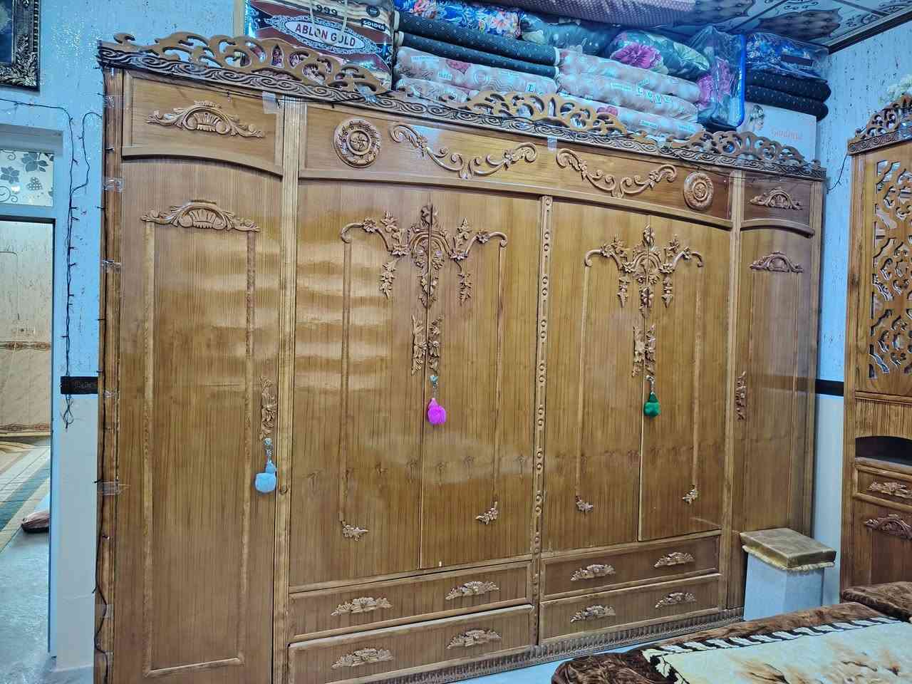 قرفة نوم للبيع مكاني موصل بادوش خشب ثقيل خابرني ودلل هاذا رقمي ***********
