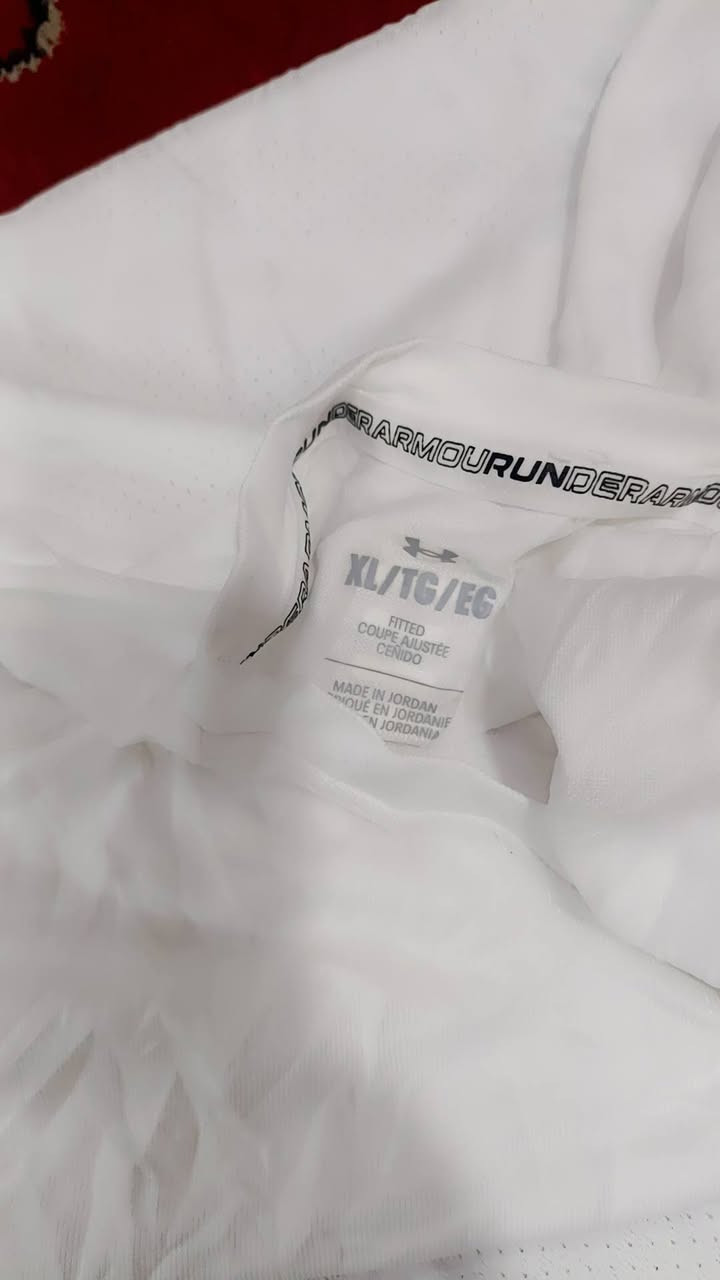 قطعه مملبوسه جدا راقيه مفلتره..


**إذا كنت صاحب هذا الإعلان وتريد حذفه لأي سبب، رجاءا أرسل رسالة إلى الدعم الفني**