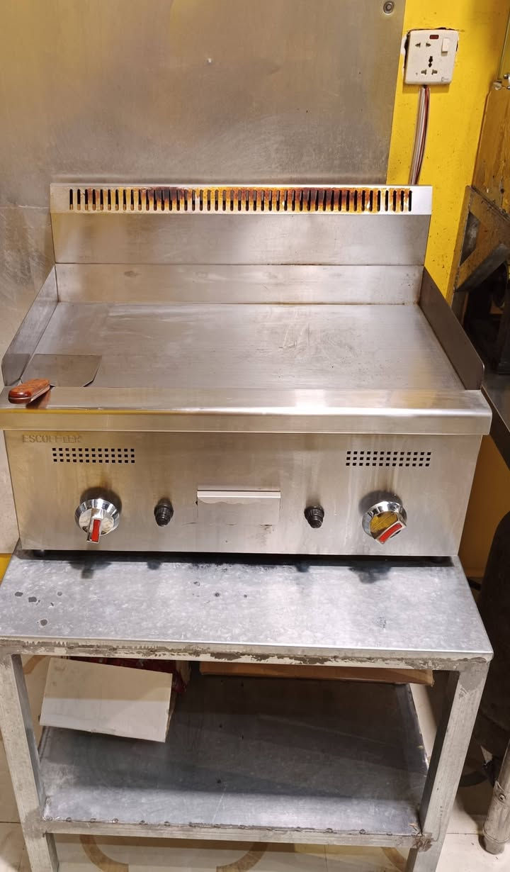 السلام عليكم غراض مطعم كله جديده ستعمال قليل
الاستفسار***********
