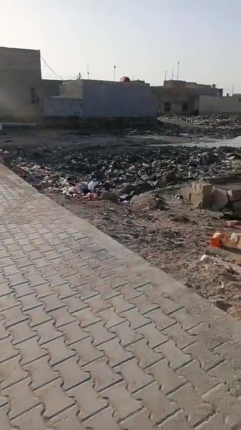 السلام عليكم
قطعة البيع مساحته ٢٠٠م
حي السكك السعر ٢٥
***********

