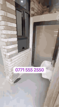 سلام عليكم بيت للبيع 60 متر بناء حديث2025  زيرو محد ساكن بي بشارع الضغط الرفت 50 ارتفاع البيت طابق الاول 3.20 ارضيه بورسلين حمامات بورسلين اسباني درج مرمر تركي طابق الثاني غرفتين وحمام طابق الثالث غرفه وبيتونه وسطح  بناء البيت درجه اولى البيبان والشبابيج اللألمنيوم (اتصال *********** )
