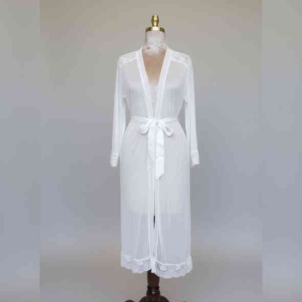 سيت روب 3 قطع روب + توب + بكيني
الخامة : شيفون
القياس : فري سايز
سعر الدرزن: 43,000
مفرد :10,000
للحجز : @Bagdashiq
واتساب :***********
