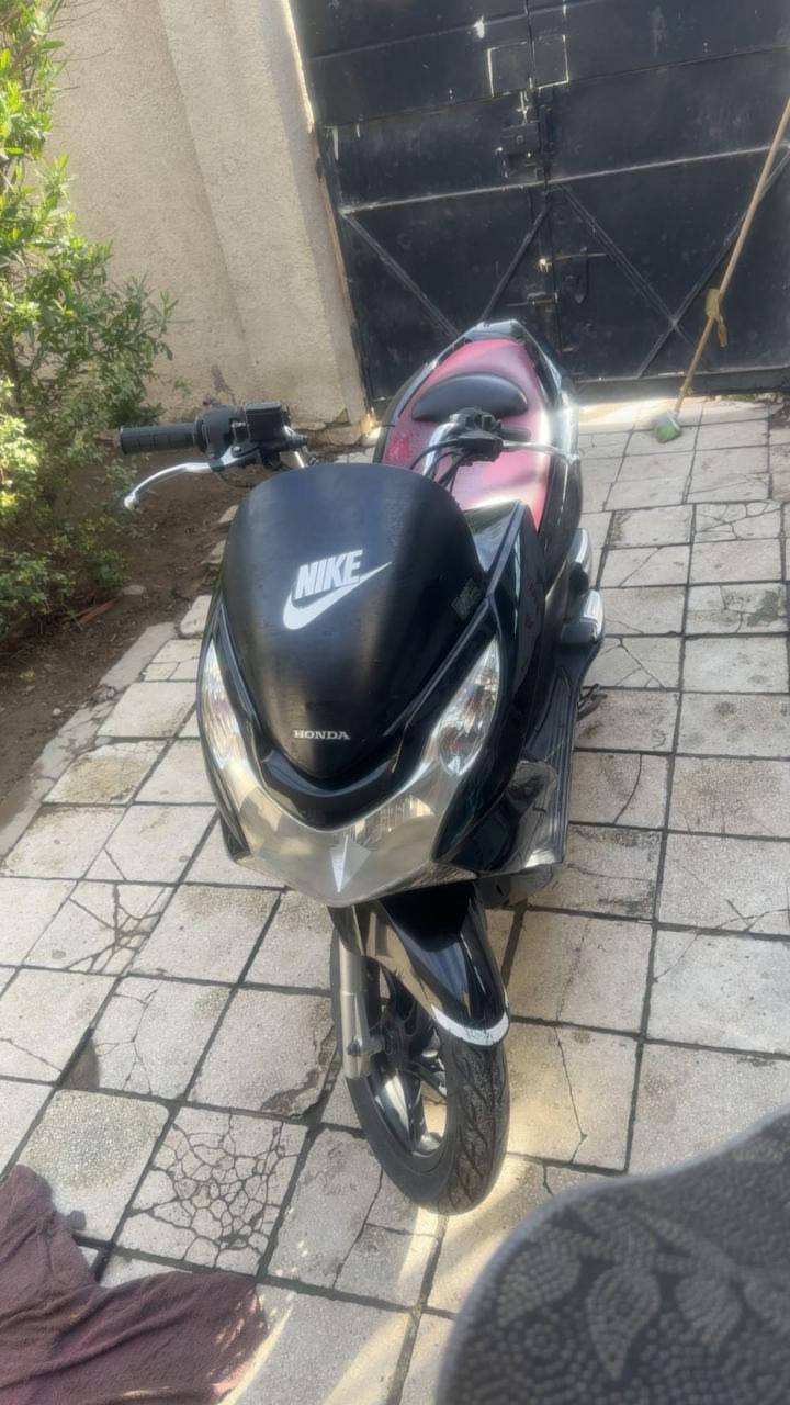 سلام عليكم دراجه بيسي اكس للبيع جيل الاول كلث سويجات الدراجه مكفوله برغي م مفتوح بيهة يدات تدفئة كشن تدفئة بيهة بس واير مقطوع بيهة مال تدفئة و السعر عشر ورقات و بيهة مجال او مراوس الرقم ***********
