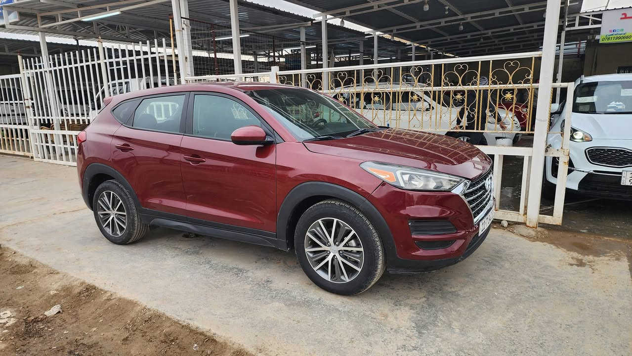 توسان موديل ١٩. امريكي. صبغ بنيد. السعر ١٤٣ هاتف ***********
