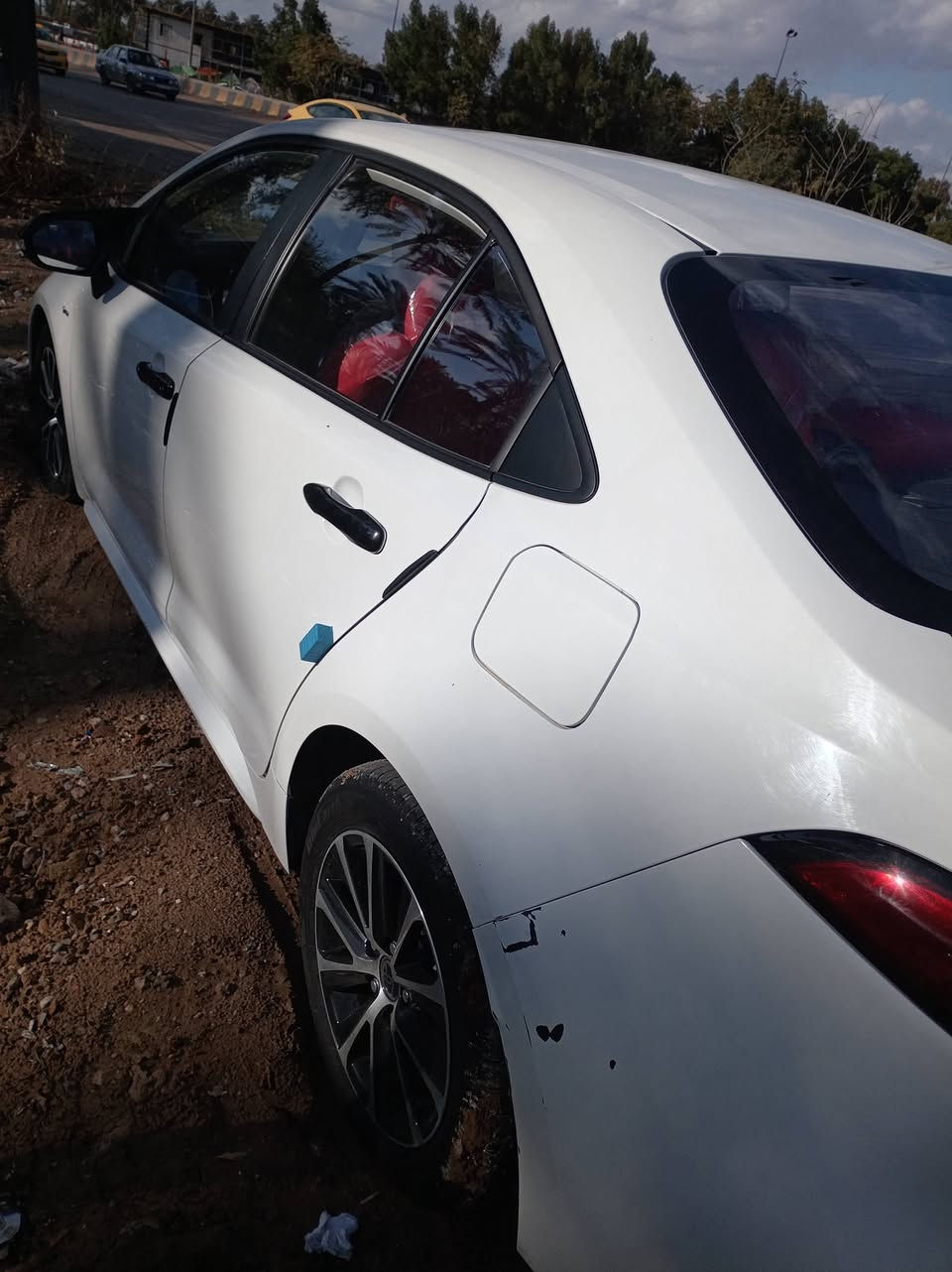 السلام عليكم للبيع كورلا هايبرد الشكل الأمريكي موديل 2025
فول مواصفات 

كشن كهربائي

داخل أحمر

رقم بغداد باسمي

ماشيه ٢١ استخدام شخصي

بيها طخه بالاهلال مال جاملغ الخلفي موضح بالصورة

راجعه بارد 

السعر ١٥٥ بيها مجال بسيط للشراي مكان بغداد صدر القناة رقم الهاتف ***********
