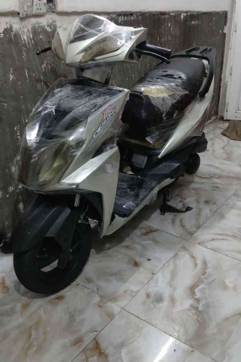 ماكس سكنس
موديل 2020 
سرعه 120 
ياباني ماطور كله علابلاد بل شرط محرك ناعم فول نشاط كهربائيات وسلف ودشبول كله شغال ماطور كفاله عامه كله شرط سعره 400 بي مجال حك الجيه عنوان كركوك حي الواسطي قرب مول حاج زياد
 *********** واتساب 

 ***********الهاتف
