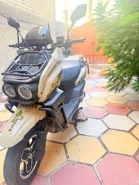 دراجة اباتشي شحن تتوفر بمحركات (ملفات) طاقة تتراوح بين 2500W إلى  .300...