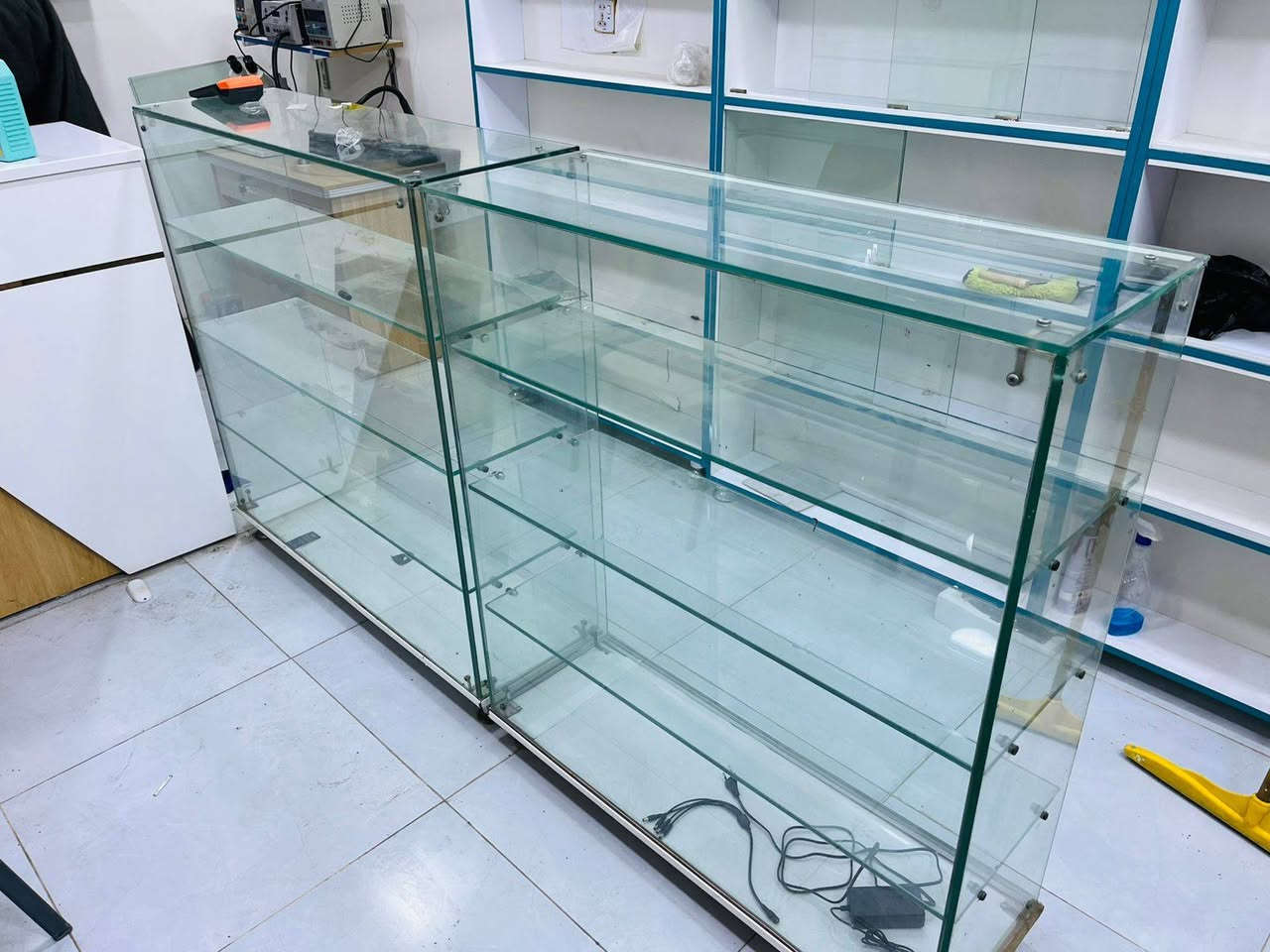 غراض محل للبيع
٣ باترينات خشب
عارضات 2 جام
ميز صيانه
غراض صيانه
الرفوف
ابلوكات هوكات
ما متواجد علفيس
*********** بي واتساب
بغداد الحسينيه مال راشديه
