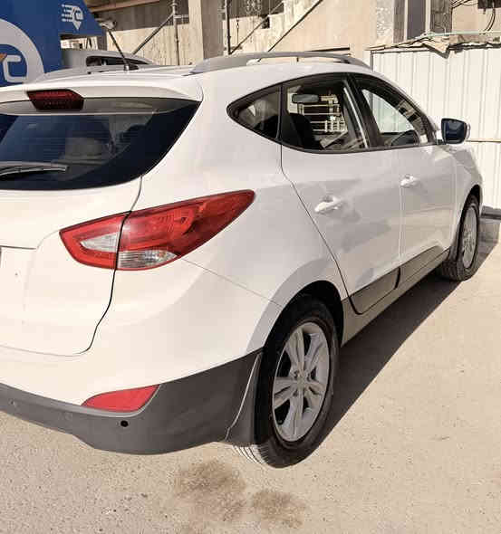 السلام عليكم للبيع توسان 2013 خليجي رقم بغداد مواصفات الاعتيادية بيها صبغ بالجاملغ الخلفي ماشية 109 السعر ١٢٧ ورقة وبيها مجال بسيط للاستفسار (( ***********)) مكاني بغداد زيونة.
