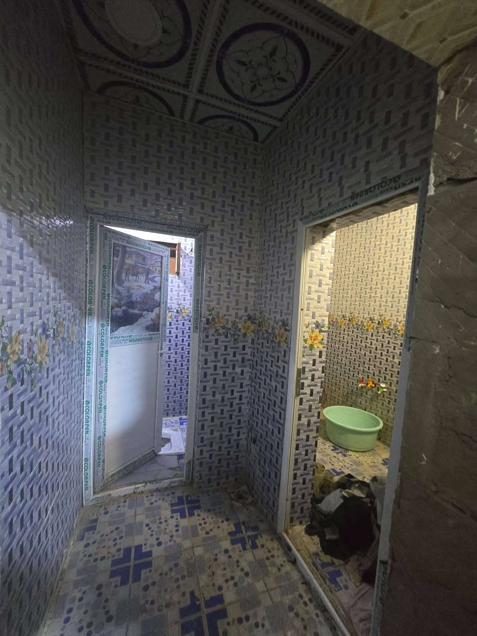 🏠 بيت للبيع – الديوانية / التقية الثالثة – خلف  الفوج التكتيكيي مقابل حسينيه باب الحوائج
📐 المساحة: 160متر
🏗️ نوع السند: طابو زراعي سند 25 (بيه معاملة تطويب)
🏗️ نوع البناء: طابق واحد + بيتونة كبيرة في الطابق الثاني – ، عقاده مسلح

🔹 تفاصيل البيت:
غرفه نوم:  الأولى بمساحة  - الثانية بمساحة - صالة رئيسية بمساحة  - استقبال واسع بمساحة  - مطبخ بمساحة 4×4 - ممرات عدد (3) - مجاميع صحية (داخلية وخارجية) - طارمة كبيرة

في الطابق الثاني: بيتونة كبيرة + سطح بمساحة 160 متر
💡 الخدمات: المنطقة مخدومة بالكامل
 وقريبة من الشارع العام
وأجـهـته  ونـزأأل 

للاتصال ***********
