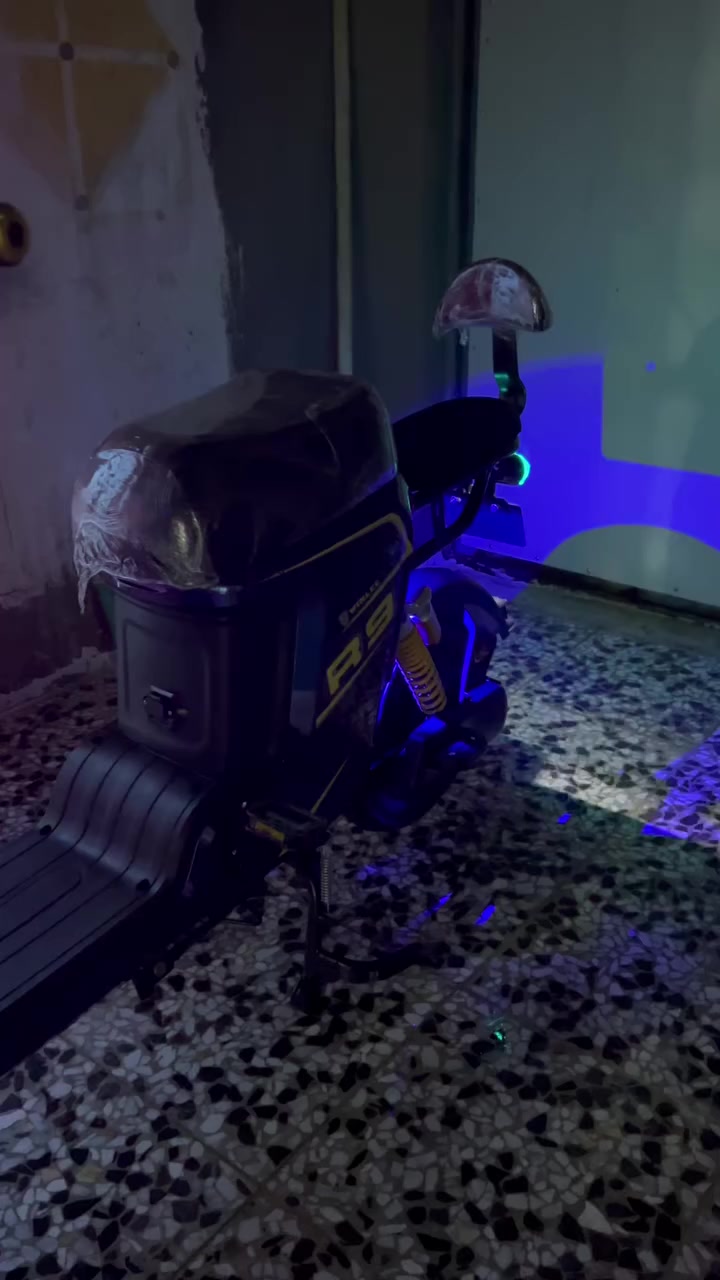 سلام عليكم بايسكل R9 جديد مستخدم يومين فقط ماشي بس ١٠٦ كيلو السعر ٥٥٠ وبي مجال قليل للاستفسار واتساب ***********
