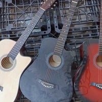 ٢٥ قطعة • كيتار ألوان • جملة