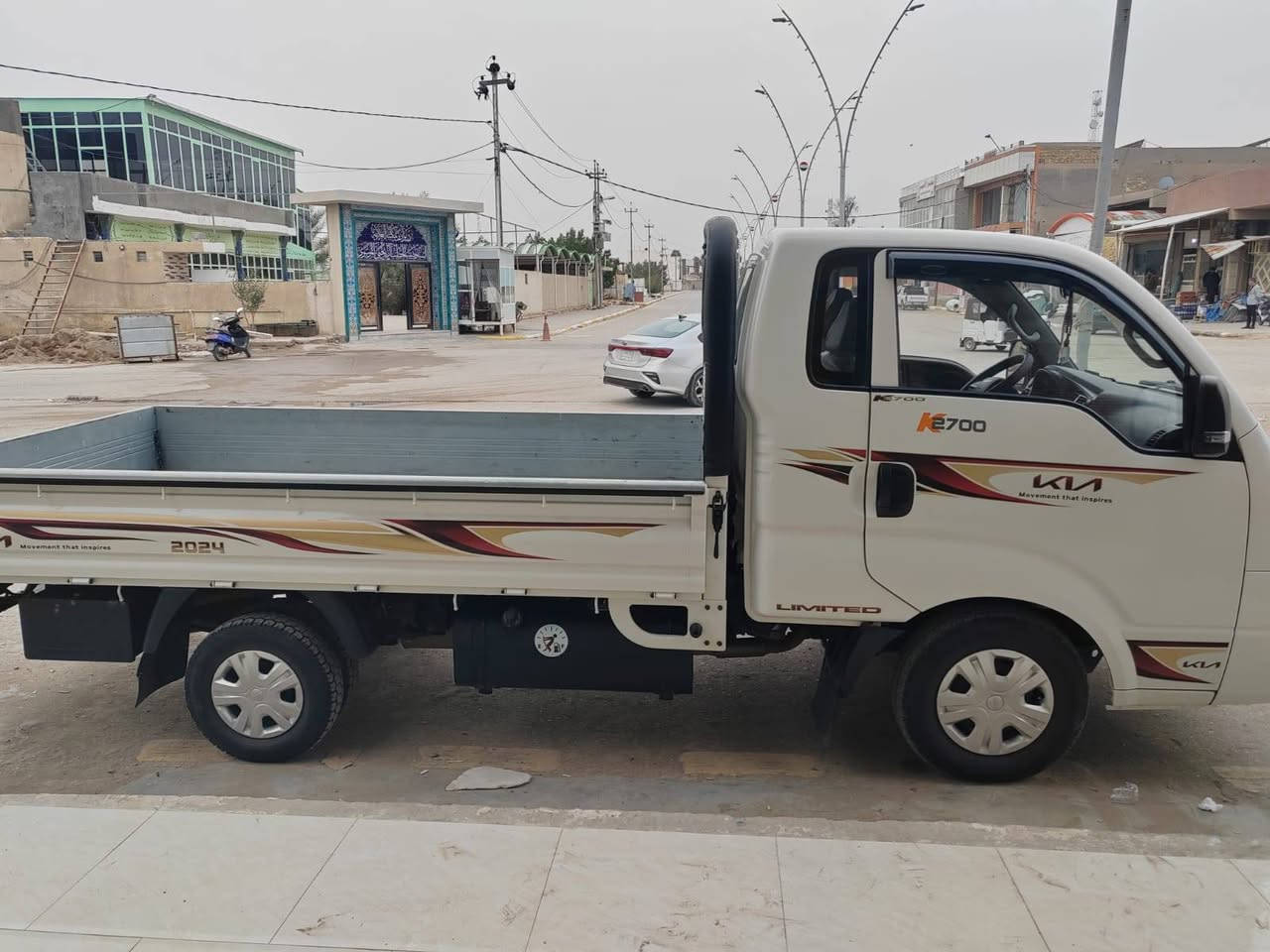 السلام عليكم كيا للبيع موديل 2024 كفاله عامه السياره ماشيه 40 السياره فول موصفات واحد على واحد رقم بابل نكليزي مكان السياره واسط النعمانيه باقي لتفاصيل تصل *********** قير متواجد عل فيس
