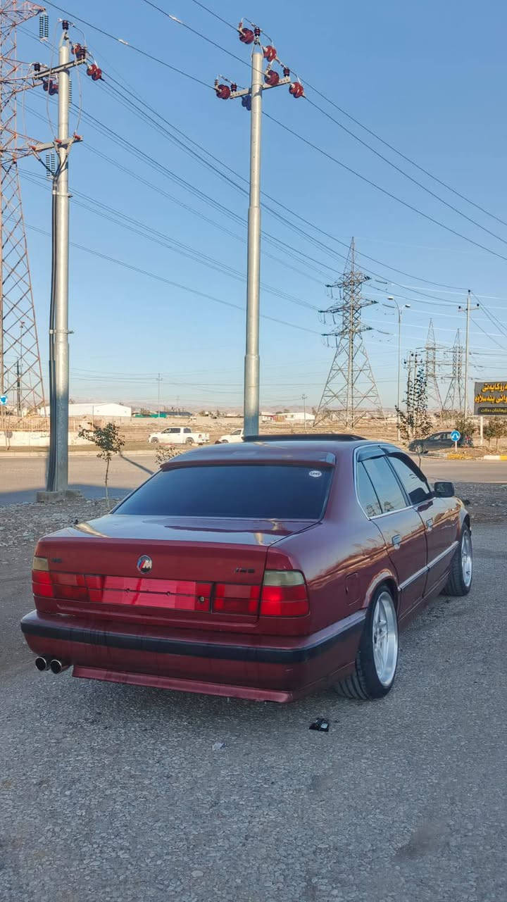 BMW 1990 
کامل کرایتە 95
ئارم هەولیر
ناو داخلی جلدی ئەوروپی
بی لیدان 
عیزام بو جوانی
ویل و تایە نوی أربيل, العراق


**إذا كنت صاحب هذا الإعلان وتريد حذفه لأي سبب، رجاءا أرسل رسالة إلى الدعم الفني**