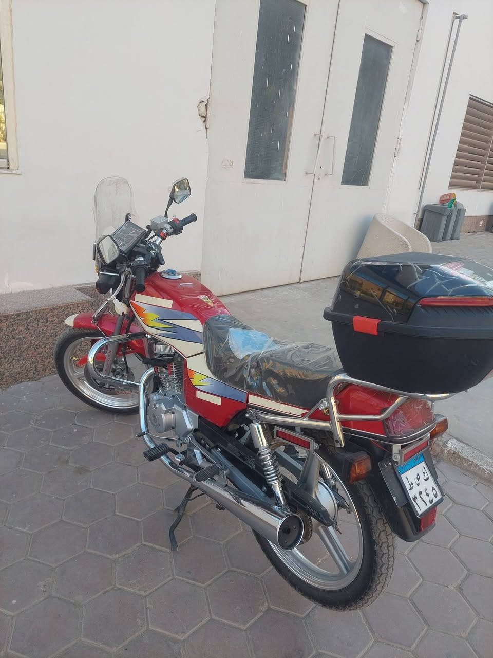 مكنه هوجن hj 
الشاسيه البومبيه 
مديل ٢٠٢٦ 
مترخصه ٣ سنين فات منهم ٥ شهور 
ماشيه ٤٥٠٠ كيلو شرعي قابل لزياده البسيطه 
المكنه فيها ٥ جريات 
وصندوق كواي الاصلي 
واسكرينه اماميه شفافه 
وتنان وجهاز انتظار وصله شاحن و كف مضي 
المكنه مفهاش الهو و المعاينه خير دليل 
مطلوب ٤٠٠٠٠ الف زي ما هي كدا مش هشيل منها حاجه
ولو عيزها من غير الفنش هبيع علي ٣٨


**إذا كنت صاحب هذا الإعلان وتريد حذفه لأي سبب، رجاءا أرسل رسالة إلى الدعم الفني**