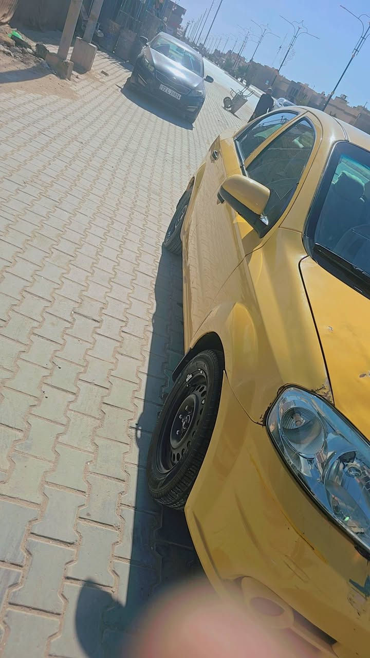 سياره افيو موديل 2009 سنويتها مشروع وطني سنويه الجديده للبيع بيها بس بنيد ودواسه محركه امريكي مسكر محرك سونك حداديتها تايرات كله جديد تبريد بس غاز سعرها 60 ورقه وبيها مجال والحاب يتواصل وياي مكاني كربلاء اهلا وسهلا بي واللي يريد يشوف يشوف بعينه  هيئه غرامه مصفرات ورقم جديد انكليزي***********
