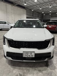 سورنتو 2024 خليجي ماشية 38 الف كفالة عامة  بدون فتحة ويل 20 بدون داتشو...