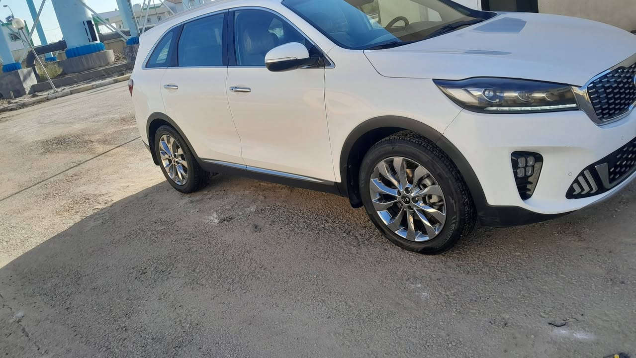 السلام عليكم سورنتو ٢٠٢٠ خليجي كفاله عامه مكينه V6 رقم بغداد وين ما ايعجبك اتحول مواصفات
شاشه كبيره 
ثلاث عدسات 
ثلاث انضمه قياده
حساسات خلفيه 
حساسات خلفيه
تحكم جهتين
٧راكب
كشنات جلد بلادي
كراسي كهرباء
لد امامي خلفيه
٣قطع تبريد بيانو
شحن واير لس
كامره دواره تخم تاير جديد حداديه جديده 
العنوان بابل ناحية الطليعه 
السعر 235 مع المجال للإستفسار اكثر اتصل على ***********
