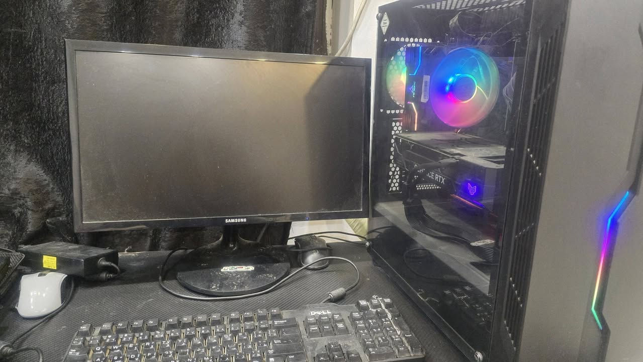 حاسبه pc مخصصه للالعاب والمونتاج  فول مواصفات 1-cor i5 3900 gen9
2-ram 24 gb
3-gpu 4070 super 
4-mother board arus
5-gass coolent sys
6- powersuply 850 game max
7-case msi rgb 
8- hard ssd 1tb مع hdd 1tb
الحاسبه استخدام قليل للبيع كيس  فقط بدون شاشة 
مع الملحقات كيبورد ميكانيكي وماوس ميكانيكي 
السعر مليون و٤٠٠ وبيها مجال بسيط 
العنوان بغداد الدورة 
***********
***********
