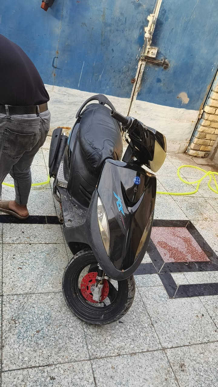 السلام عليكم دراجه ماكس نظافه فول دراجه شبابيه ما ناقصها اي شيء بس السلف ما يشتغل دراجه ايش تكره منحتها كهربائيات شغاله من الطول للطول سعر 450 والموش الراي رجاء لا يتعبنا***********
