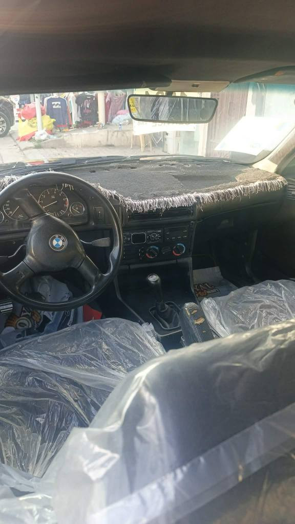 BMW سەیارەیەکە تا بڵێت بێ عەیبە مۆدێل 1991 چوار تاییەی لۆکی لەسەرە سەنەوی بە ناوی خۆمانۆیە ڕەقەم کەرکوکە ناونیشان سلێمانی بۆ زانینی نرخ ژ.مب
 *********** كالار, السليمانية
