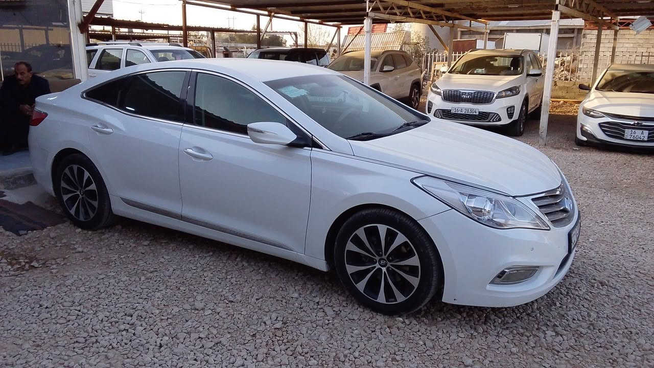 هونداي ازيرا 2012رقم دولي الجديد سعر 135 السيارة مكفولة كفالة عامة ضربة وصبغ وتبديل ماعدى بارد شبر بخشم الجاملغ الامامي جهة السايق  محرك مامفتوح محرك كير حدادية كلة كفالة عامة تخم تاير جديد فول مواصفات ماعدى البصمة والبلرامة بردات كهرباء محرك ٣٠٠٠ تلفون ***********/***********ابو حسين مكان السيارة الديوانية
