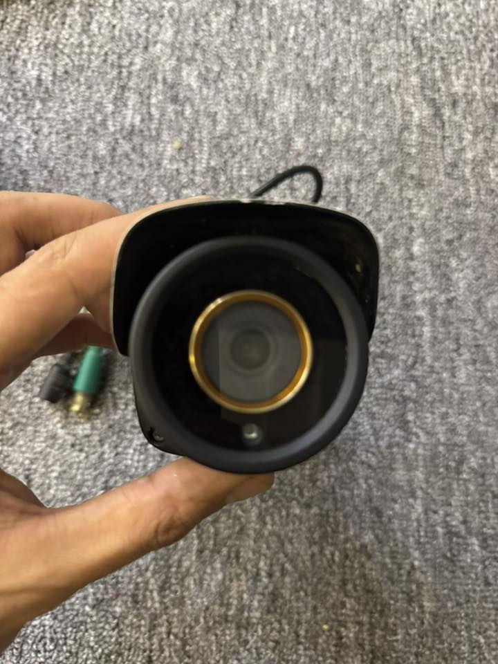 للبيع 3 كاميرات مع دي في ار  ماركة بوش دقة فول ليلي نهاري  استخدام قليل. لتفاصيل اكثر هذا رقمي بي وتساب ***********
