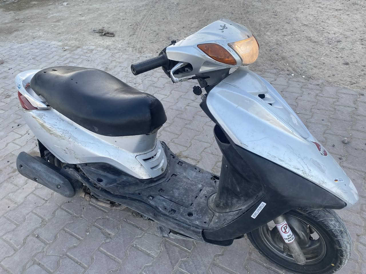 سلام عليكم بريز دراجه شغاله ومكينه حلوه بس كلاجاتها تعبانه سلفها شغاله عوزها بس شخاطه كهربائيات شغاله السعر350وبيها مجال او مراوس العنوان بغداد ام الكبر ولغزلان قرب مطعم ركن سوري


**إذا كنت صاحب هذا الإعلان وتريد حذفه لأي سبب، رجاءا أرسل رسالة إلى الدعم الفني**