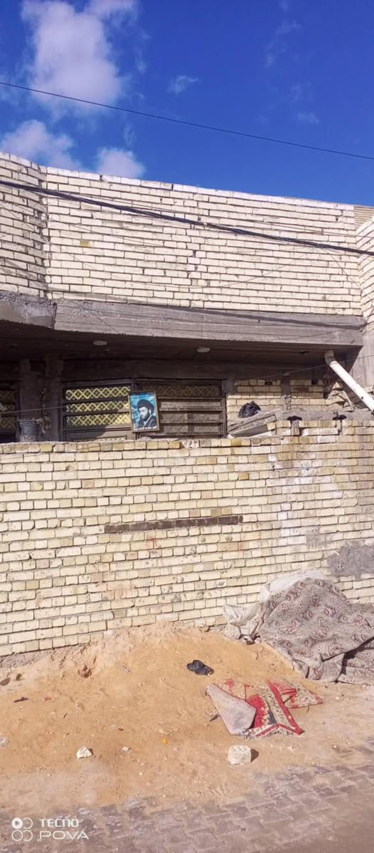 بيت 100متر طابق واحد علا شارع الغربي قريب شارع ابو الدهن بيت جديد بيع مستعجل السعر 105بي مجال للشراي لاستفسار ***********او مراجعت مكتب شيخ حميد التميمي
