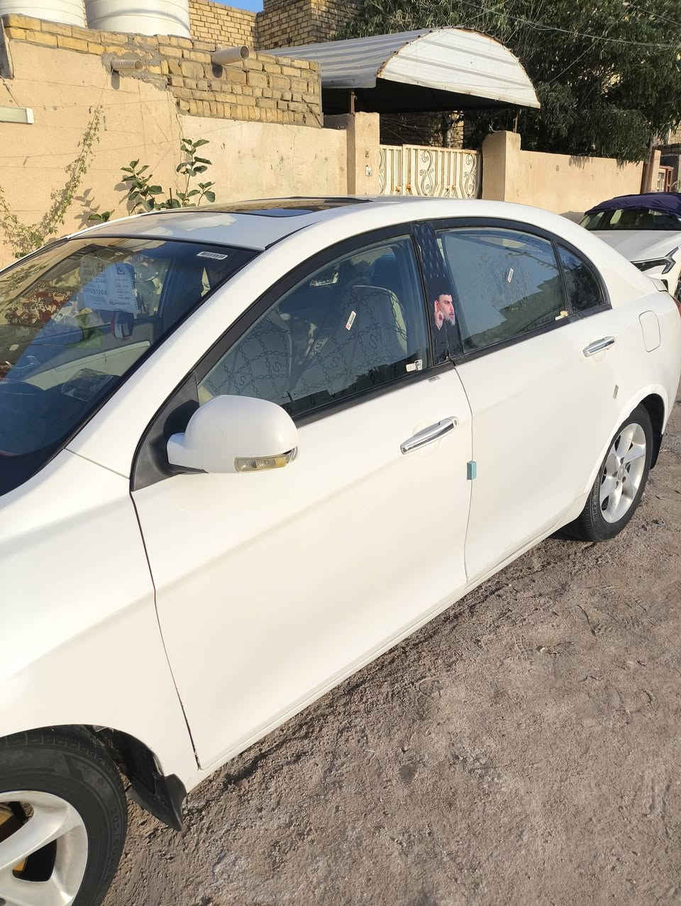 ​🚗 للبيع: جيلي إمجراند 2012 (محورة كورولا)
المحرك والكير: محورة كورولا بالكامل، الكير والمحرك بنظافة ممتازة.
​البودي (الكشر): البودي نظيف جداً، مصبوغة عام للجمالية فقط. مكفوله من العيب الشرعي 
​الحدادية: (نص ونص).
​النواقص: بيها نواقص بسيطة وسهلة التصليح إن شاء الله.
​📄
​السنوية ساقطة من سنة 2023.
السيارة عليها غرامة بقيمة 150 ألف دينار.
​التحويل: صاحب السيارة الأصلي موجود بالبصره ويريد المداورة (التحويل) في، والله شاهد على كلامي. 
السعر 45 وبيها مجال للشراي ويدلل
المكان الناصريه حي اور *********** واتساب واتصال
