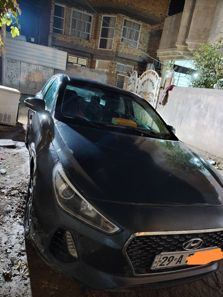 أقره زين لتكلي شبيه كلشي ذاكر والصور موجوده.. النترا جي تي هاشباك 2018 وارد امريكي لون نفطي صدفي ضربته بداية البنيد وبيه طخه بلباب الخلفي موضحه بلصور محرك الفين كير AT اوتو وعادي سبورت 6نمر  مواصفات السياره شاشه بلاد وشاشة اعطال حساسات تاير. ABS دسك امامي خلفي كشافات ليد وهواي مواصفات السياره نواقصه بسيطه فقط ترتيبات رقم واسط انكليزي بسمي سنويه لل 30 مداور مباشر .السعر ((86)) وبيه مجال 
مكاني حله مركز رقم الهاتف  *********** حلة, بابل
