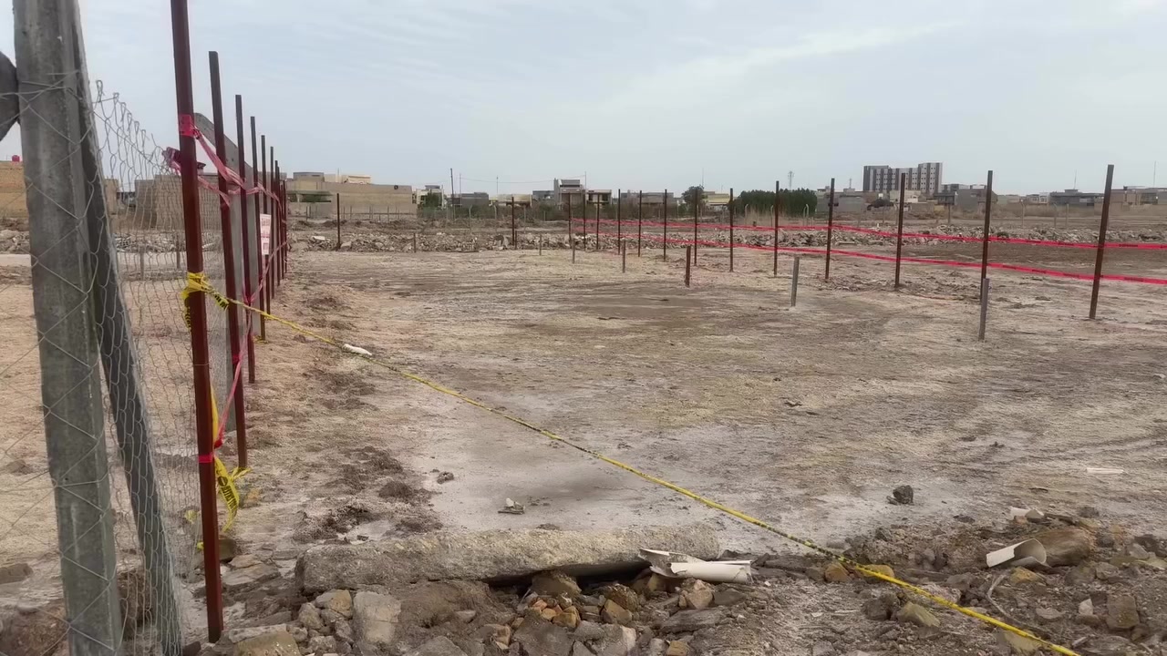 قطعه ارض طابو سند 25 تحويل او اقرار 
500 متر خلف مستشفى الكفيل 
بين حي الفنانين والورديه وقريبه عل بكرلي الرابعه صايره بنص كل الشوارع تودي عليهه منين ماتجي توصل للقطعه تقسيم جديد القطعه عله شارعين شارع كدامهه وشارع بضرهه عرض الشارع 8 متر تفاصيل اتصل  ***********
