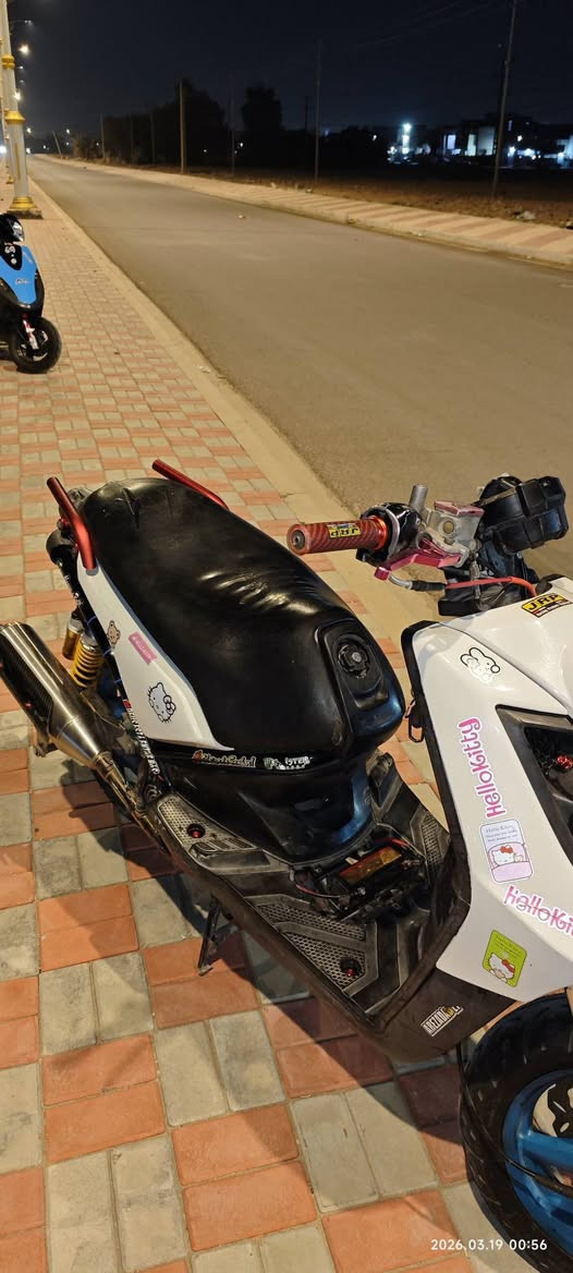 دراجه سكنس جبلي قفاز كابريتر
للبيع 
المواصفات 
1مكينه 58.5 مفتوحه تزويد بوشه فقط يعني 2كابريتر رياضي ازرق
3يدات رياضيه 
4كلجات رياضيه معدل عالي 
5وسكليتر وسيم رياضي جديد
6سبايدر رياضي مشدود 
7كفر براغي احمر مشدود 
8تاير جلاتين خلفي  
9صالنصه رياضي ستيل بوري عدل ام الحساس ب150الف 
10برغي اكسل لون وردي 
11دبلات خلفيه ذهبيه 
12يدات بريك رياضية ورديات 
الدراجه خير من الله بيها ومستخدمه 6 اشهر فقط والدراجه رياضيه ومن اكلك شلعه ومعدل شلعه معدل  
وبيها غراص اني ما شادها مثل الفج الامامي لون مميز كرزي 
وكفرات كامله مختمه بس مشخطات شويه 
والجاملغ الامام موجود للدراجه 
نقصها فقط شوته ولايتات اماميه فقط 
والدراجه سلف واحد بعز البرد 

السعر 890 وبيها مجال 
الرقم *********** وبيه واتساب همين
